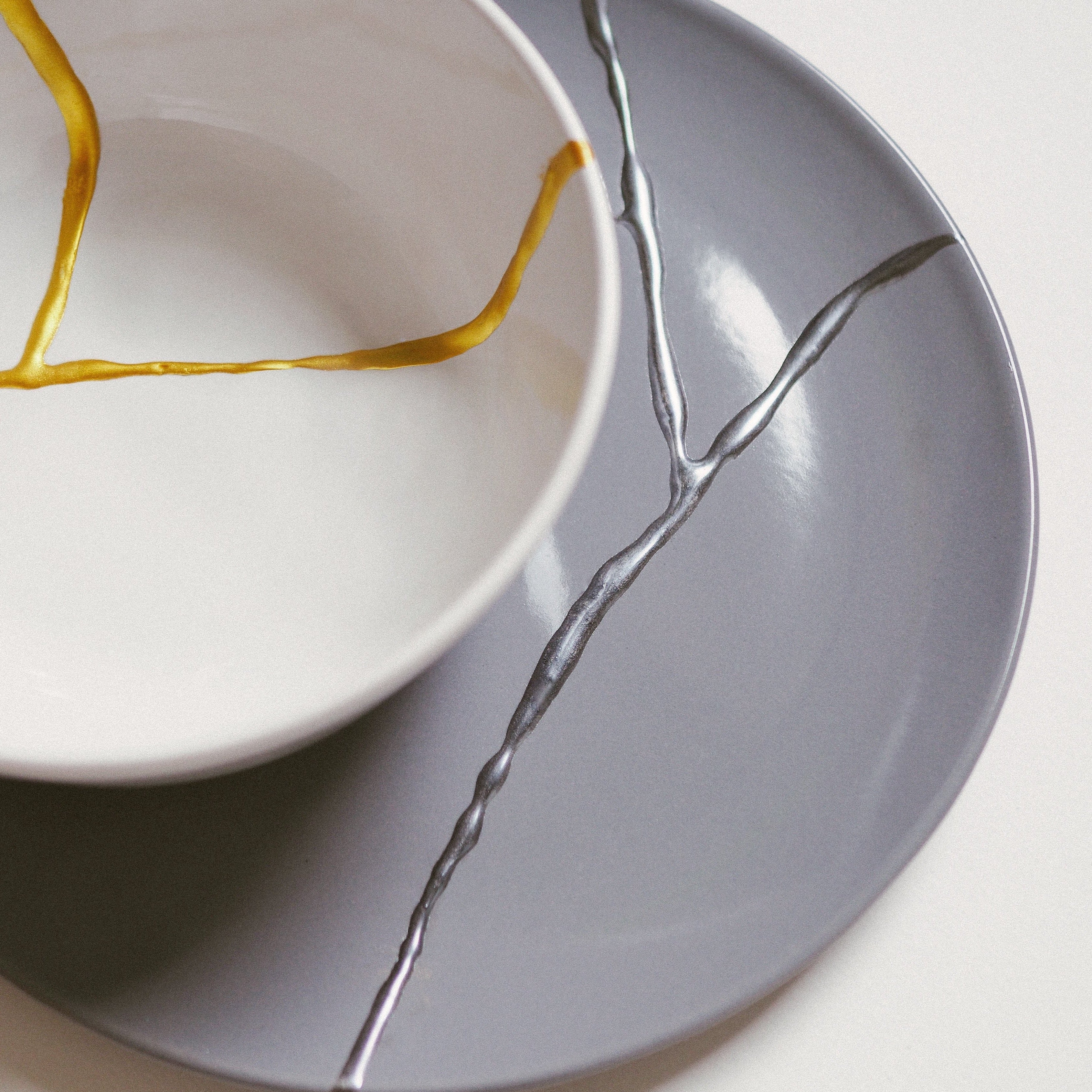 Sway Gallery London on X: ITEM: KINTSUGI REPAIR KIT (GOLD) PRICE: £25 Turn  your own broken ceramics into a piece of art! 😍 'New Kintsugi' is a new  way of gluing porcelain