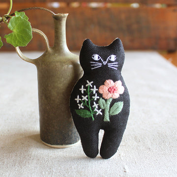 Cat Stuffie Embroidery Kit - Bouquet